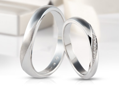 Fehér arany karikagyűrűk